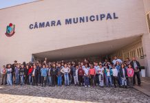 VISITE A CÂMARA – CHAPEUZINHO VERMELHO