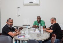 PRESIDENTE SE REÚNE COM MEMBROS DA ASSOCIAÇÃO AFRAIS